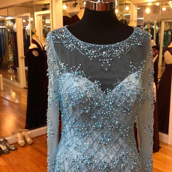 Women’s formal dress, powder blue with sequins - Picture 7 of 9
